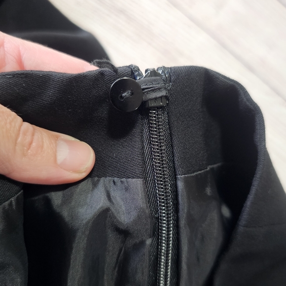 H&M Black Kick Pleat Skirt Size 4 - Picture 6 of 12